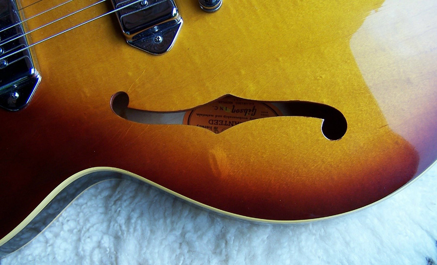 1967 Gibson ES-330 | ChasingGuitars